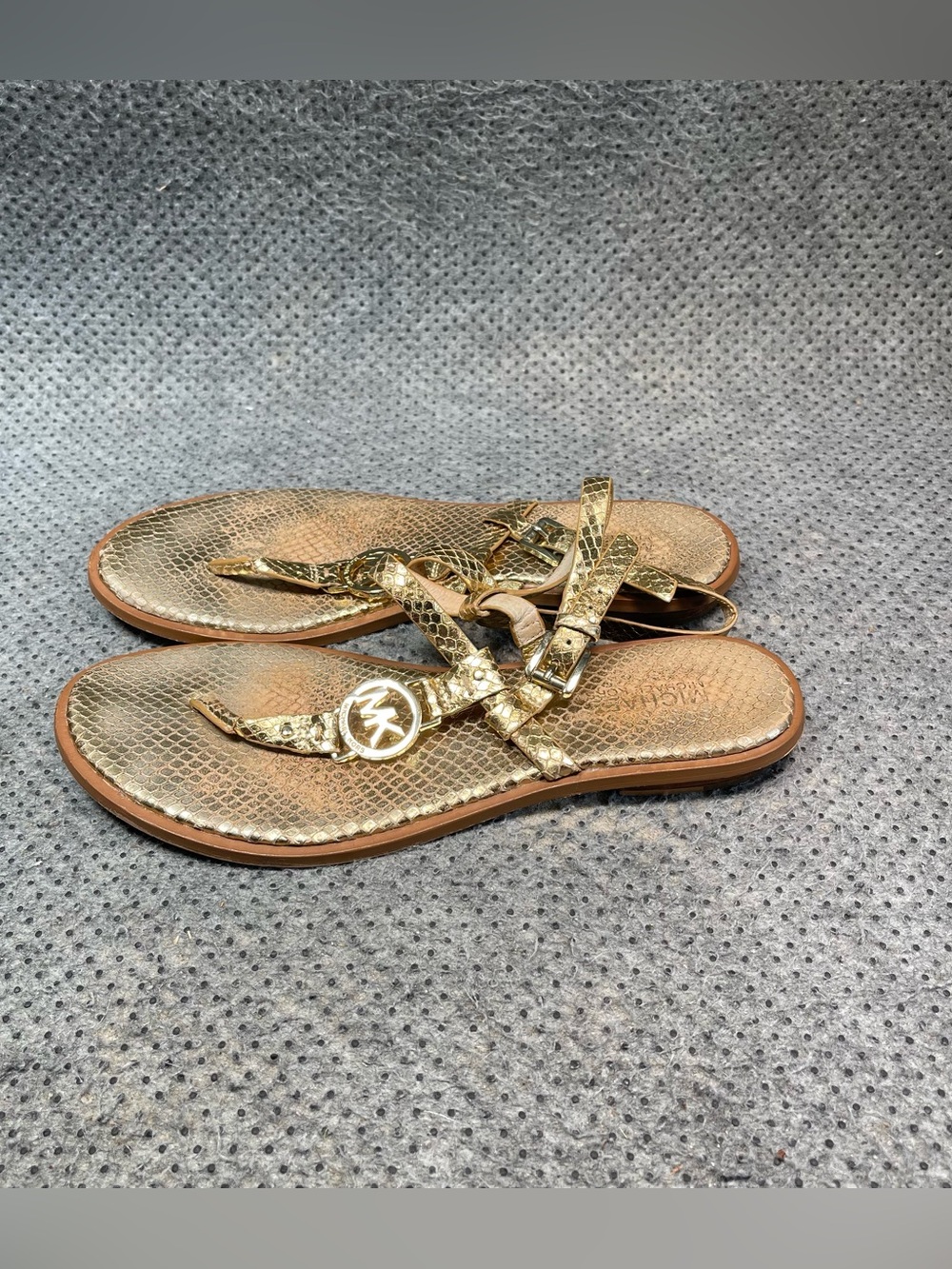 Michael Kors Gold T Strap Sandals Size 9 Women’s